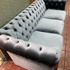 値段交渉します。かなり美品のソファーです。