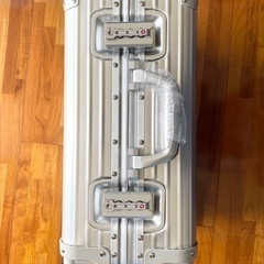 ホンマキャリーケース(機内持ち込み可能サイズ)　シルバー 40Lの画像