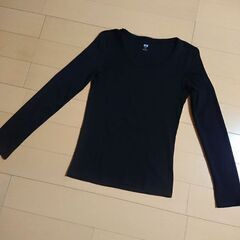 102 UNIQLO トップス