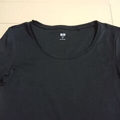 102 UNIQLO トップスの画像