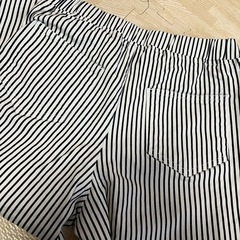 ストライプ柄 パンツの画像