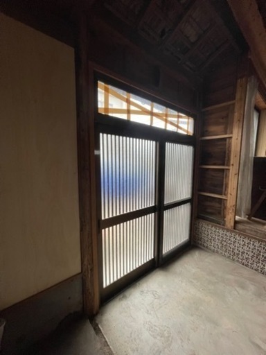 玄関サッシ
