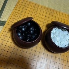 碁盤 しっかり思い木製 インテリアにも 碁石つき