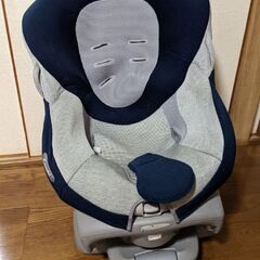 チャイルドシート　Combi　ゼウスターン