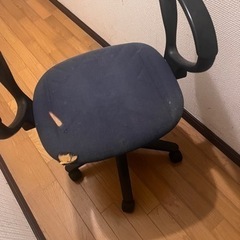 実家処分品 コロコロ椅子の画像