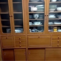 食器棚　木　木製　木目の画像
