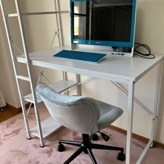 美品　デスクとイスのセット