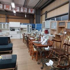 【愛品倶楽部柏店】　綾野製作所　２枚スライド扉キッチンボード　白　下台２分割の画像