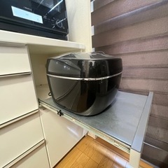 【決定済】パモウナ　大型食器棚の画像