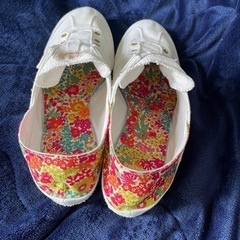 売り手決まりました。オニツカタイガー メキシコ66 リバティ社コラボ　白/花柄　の画像