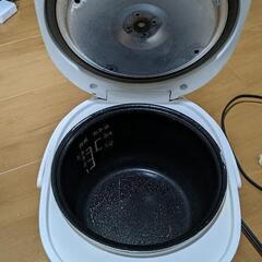 アイリスオーヤマ　炊飯器　３合の画像