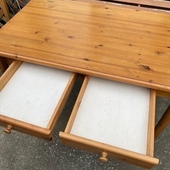 ◆お譲り予定者様あり【あげます】引き出し付き　テーブルの画像