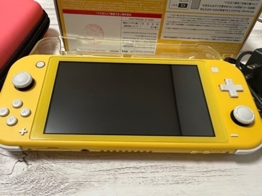 Nintendo switch light イエロー