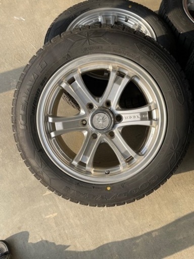 ハイエース　キーラー　17インチ　215 60 17 スタッドレス　グッドイヤー