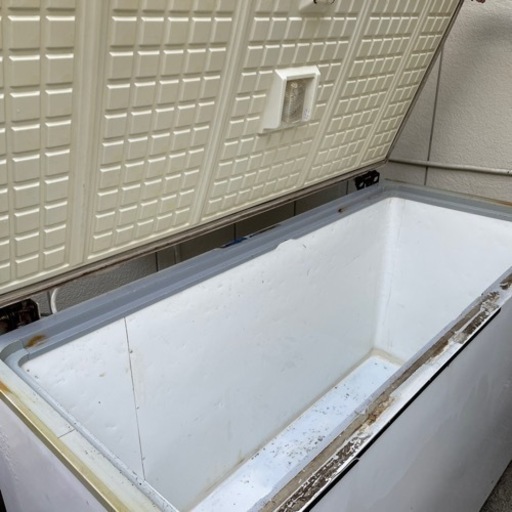 寝れる ♪sanyo scr r551G 冷凍庫