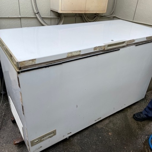 寝れる ♪sanyo scr r551G 冷凍庫