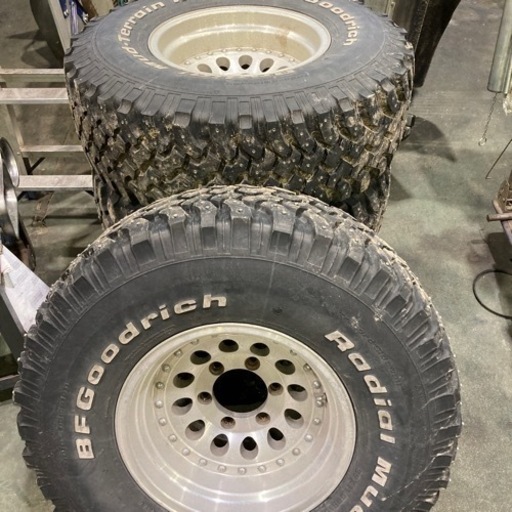 15インチのスパイクタイヤです