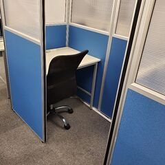 机、椅子、パーテーションのセット 6台分の画像