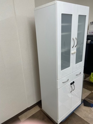 【画像追加しました】食器棚
