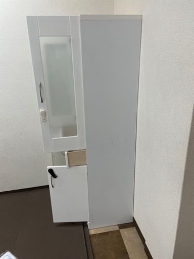 【画像追加しました】食器棚