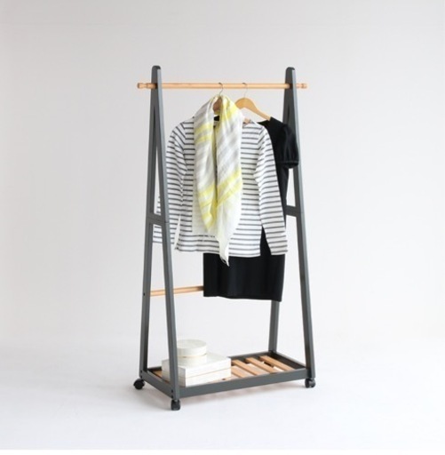 天然木のハンガーラック