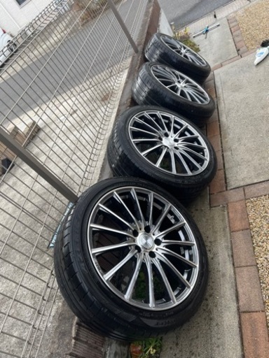値下げ19インチ　タイヤホイールセット　ヴェルファイアに使用