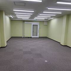 天満橋駅近くのテナントビル80平米の部屋の壁紙・クロス貼り（天井なし）日給２万円の画像