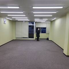 天満橋駅近くのテナントビル80平米の部屋の壁紙・クロス貼り（天井...