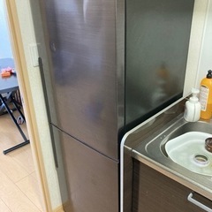 シャープ　冷蔵庫❗️ 買ってから3年程です。