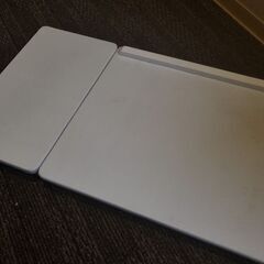 折り畳めるミニテーブルの画像