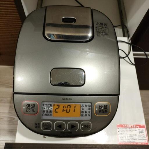 象印　炊飯器　3合炊き　2018年製