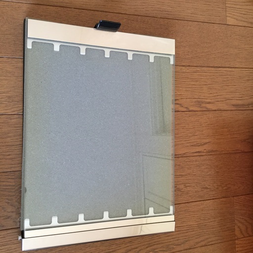 暗室用品一式（写真のモノクロ引き伸ばし機）