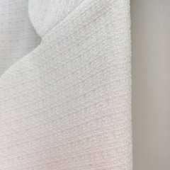 白色セットアップ、白色スーツ、入学式などの画像