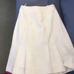 白色セットアップ、白色スーツ、入学式などの画像