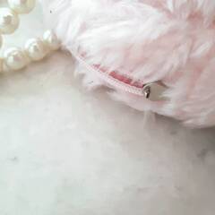 ピンクのふわふわポーチ（ハローキティ）【訳アリ】の画像