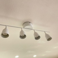 IKEA KNUTBO クヌートボー（スポット照明）トロードフリLED電球、 リモコン 付きの画像