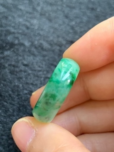 本翡翠リング　指輪　陽緑　天然石 ミャンマー産
