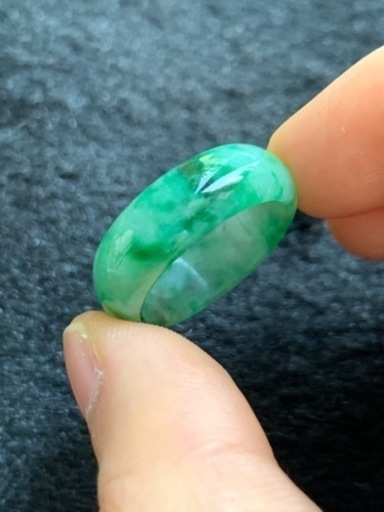 本翡翠リング　指輪　陽緑　天然石 ミャンマー産