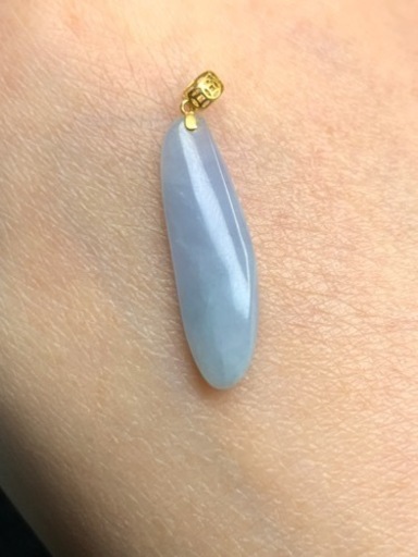 本翡翠ペンダント　k18 ミャンマー産　濃いラベンダー　　天然石