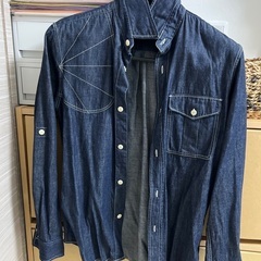 relumeのシャツ