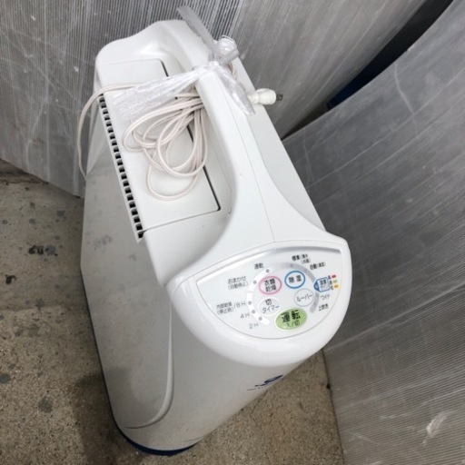 86 衣類乾燥除湿機