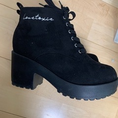ラブトキシック  ブーツ　