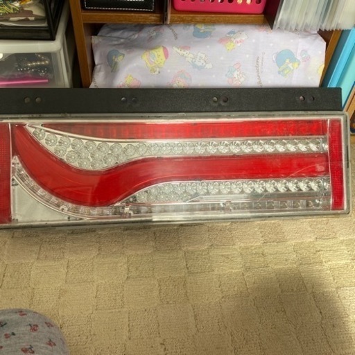 ダンプ　流れるタイプのライト左