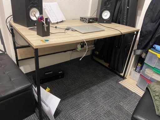 [定価30,000以上]パソコンデスクとゲーミングチェア