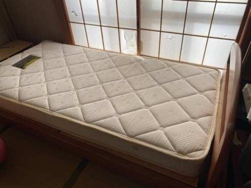 シングルベッド　マットレス付き