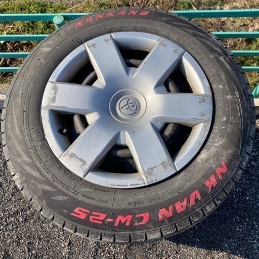 【値下げ可能】タイヤ 185/75R15C 夏用タイヤ