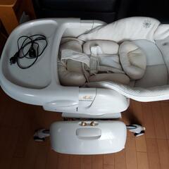 ロアンジュ オートスイング 電動 ベビーチェア ベッドの画像