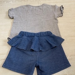 COMME CA ISM Tシャツ、ショートパンツの画像