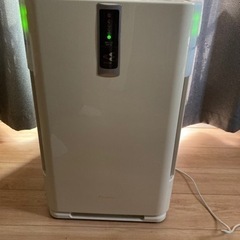 受け渡し予定あり　ダイキン　空気清浄機　クリアフォース　ACZ65M-Wの画像