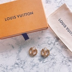 LOUIS VUITTON ブックル ドレイユ・ルイーズ　ロゴピアス